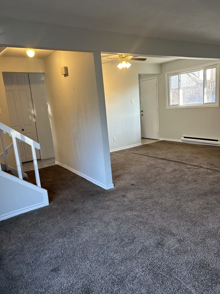 348 Guelph Line - Photo 2 of 8