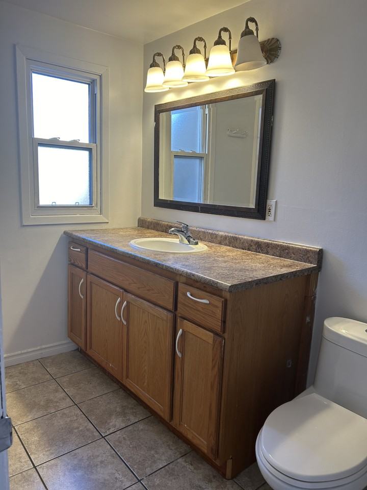 348 Guelph Line - Photo 5 of 8