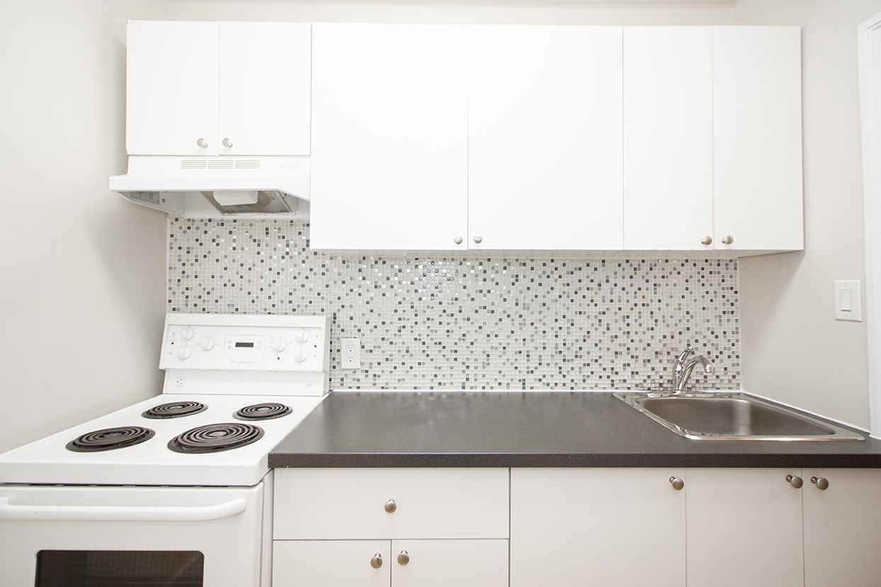 309 Enfield Crescent - Photo 2 of 14