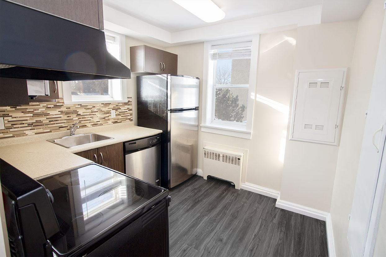 315 Marion Street - Photo 5 of 25