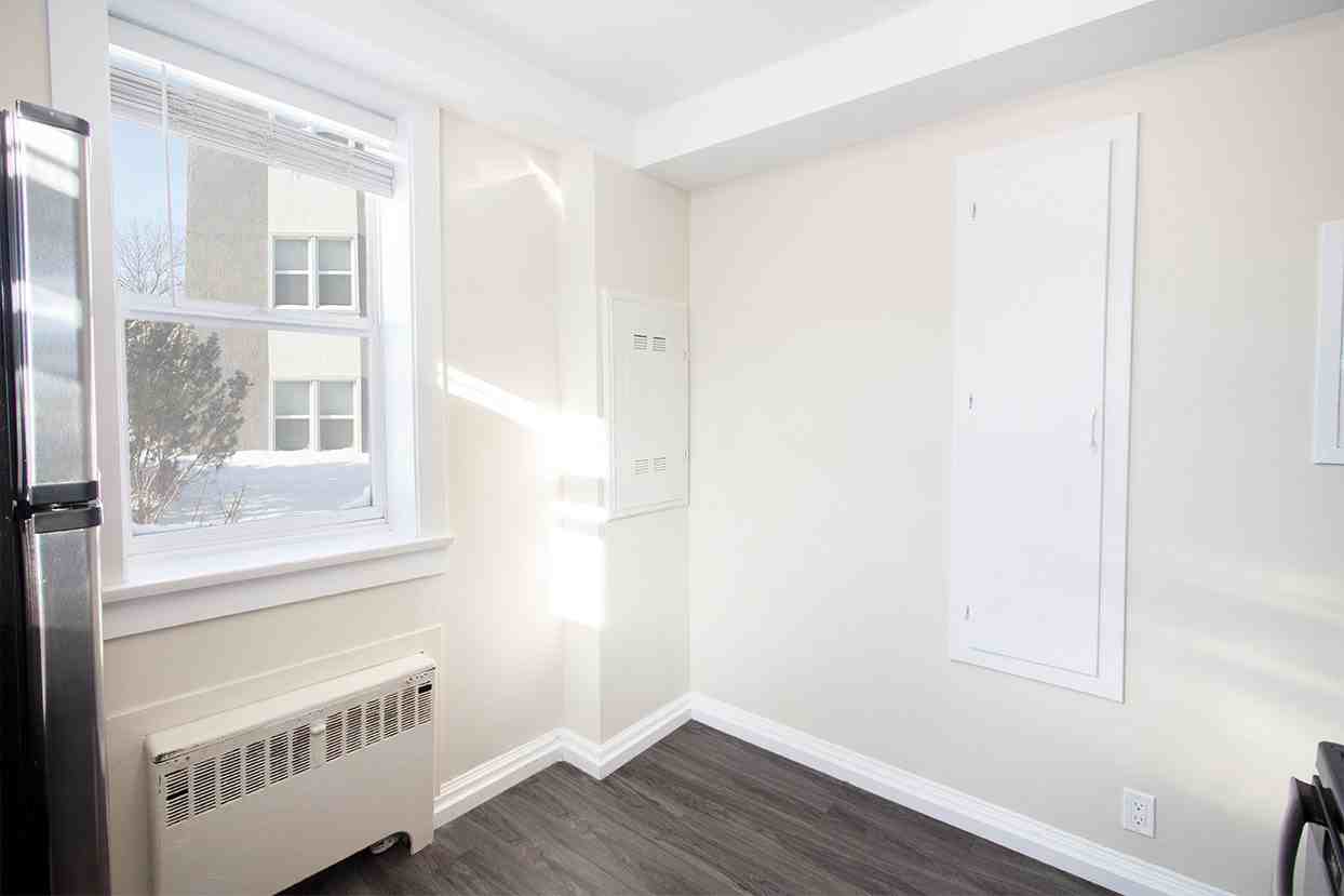 315 Marion Street - Photo 6 of 25