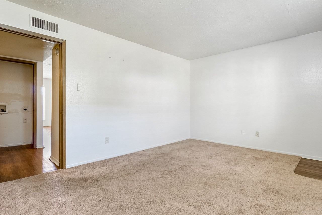 Tiffany Square Apartments - Photo 5 of 15