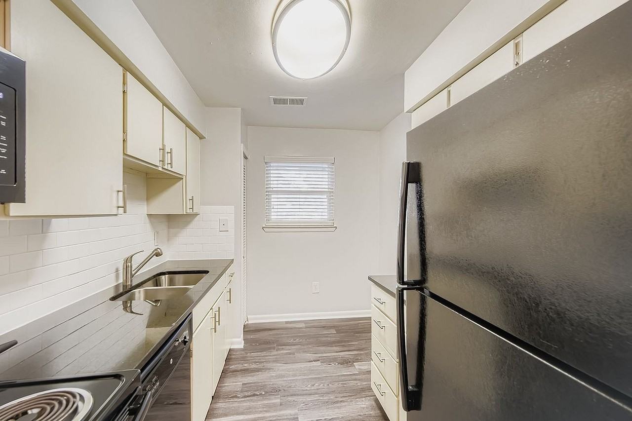 Rise Chapel Hill - Photo 6 of 44