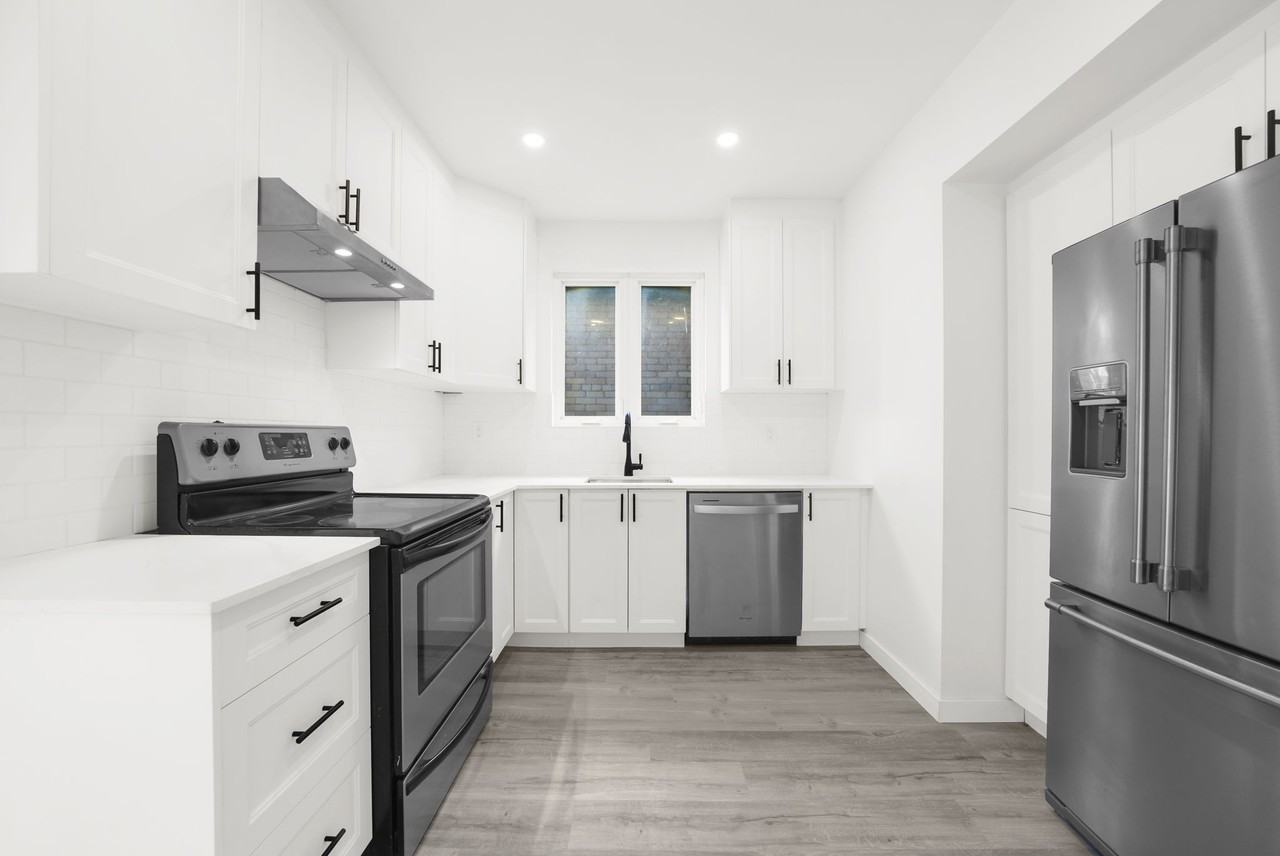 166 Wentworth Street South #2 - Photo 3 of 20