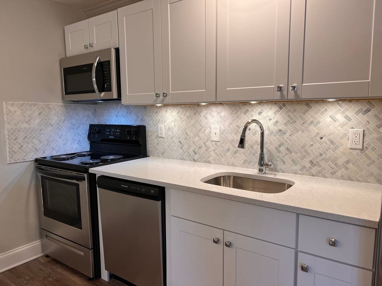 Rittenhouse Apartments - Photo 6 of 15