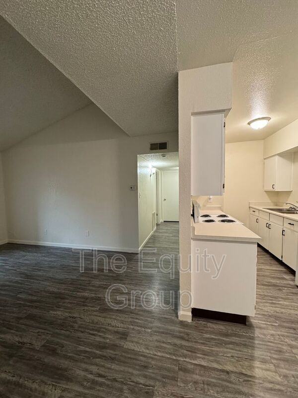 1402 W Elowin Ave - Photo 3 of 20