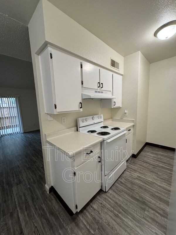 1402 W Elowin Ave - Photo 6 of 20