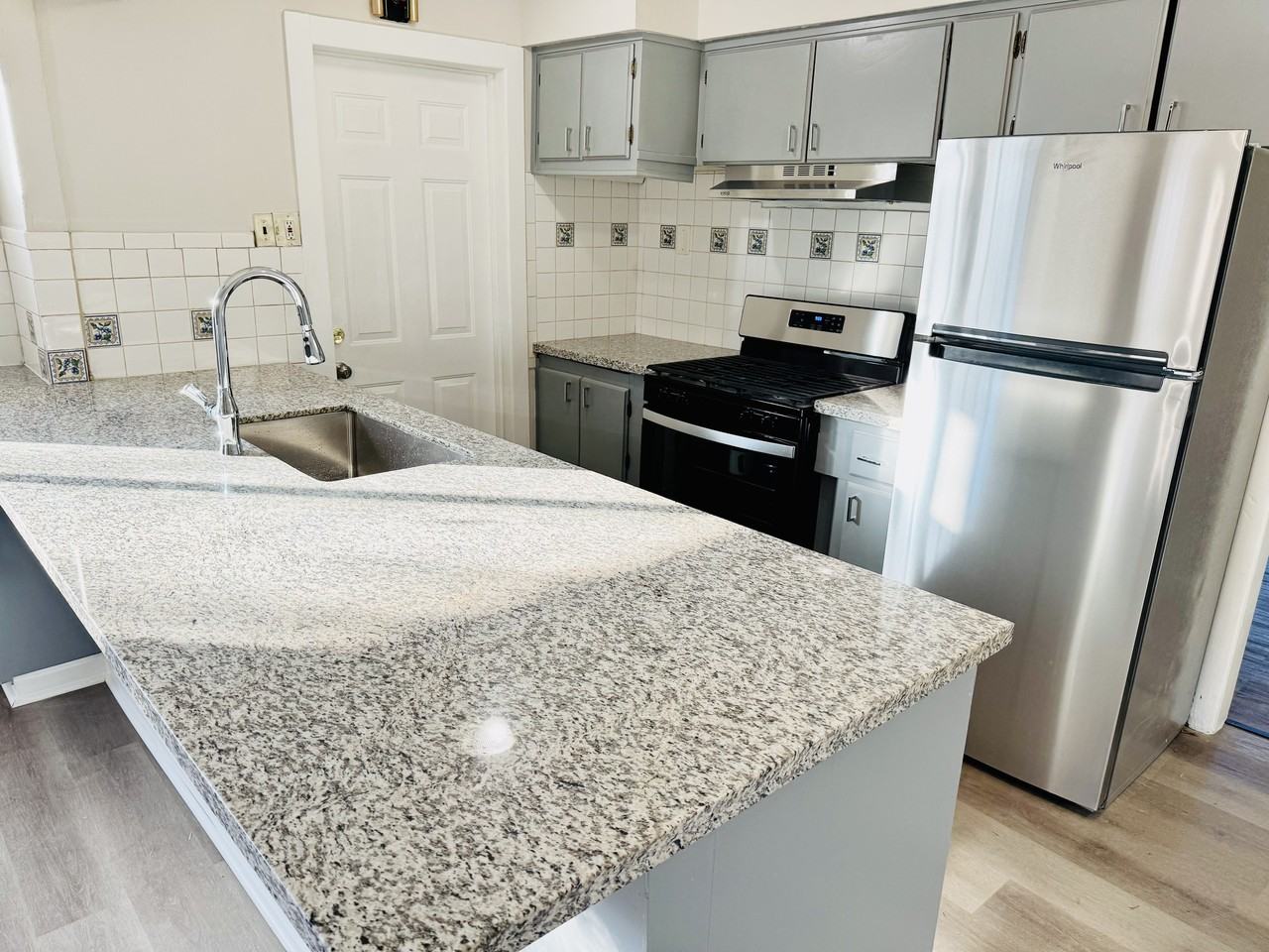 2840 Belden St - Photo 3 of 25