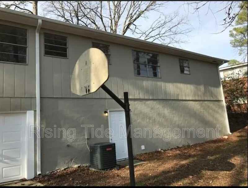 245 Tanglewood Cir - Photo 2 of 6