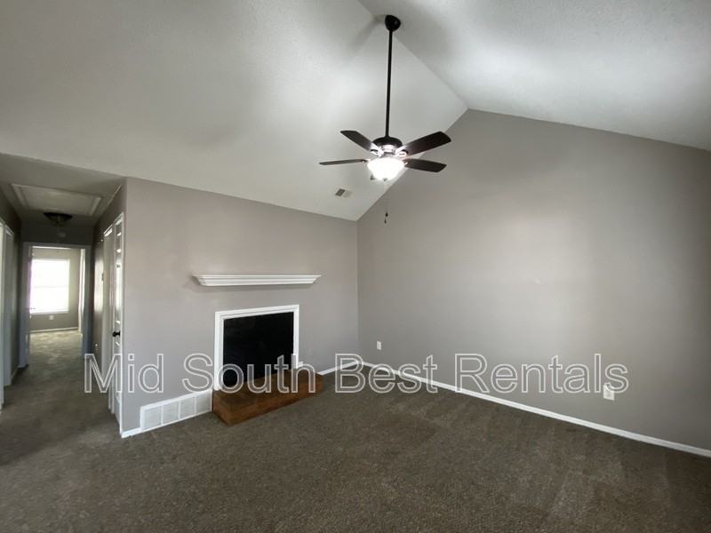 4596 Summer Crk N - Photo 2 of 14