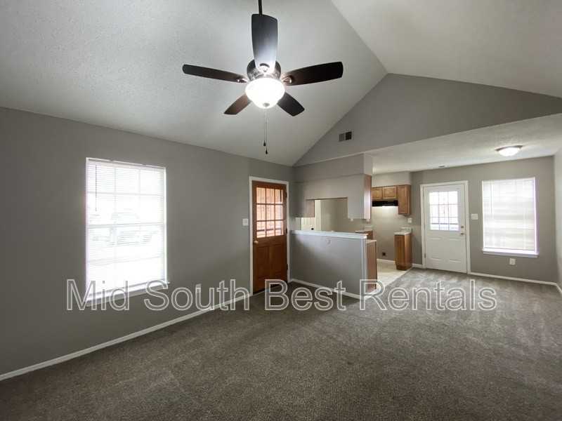 4596 Summer Crk N - Photo 3 of 14