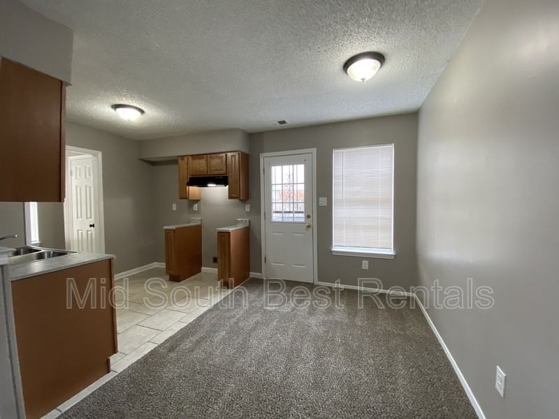 4596 Summer Crk N - Photo 4 of 14