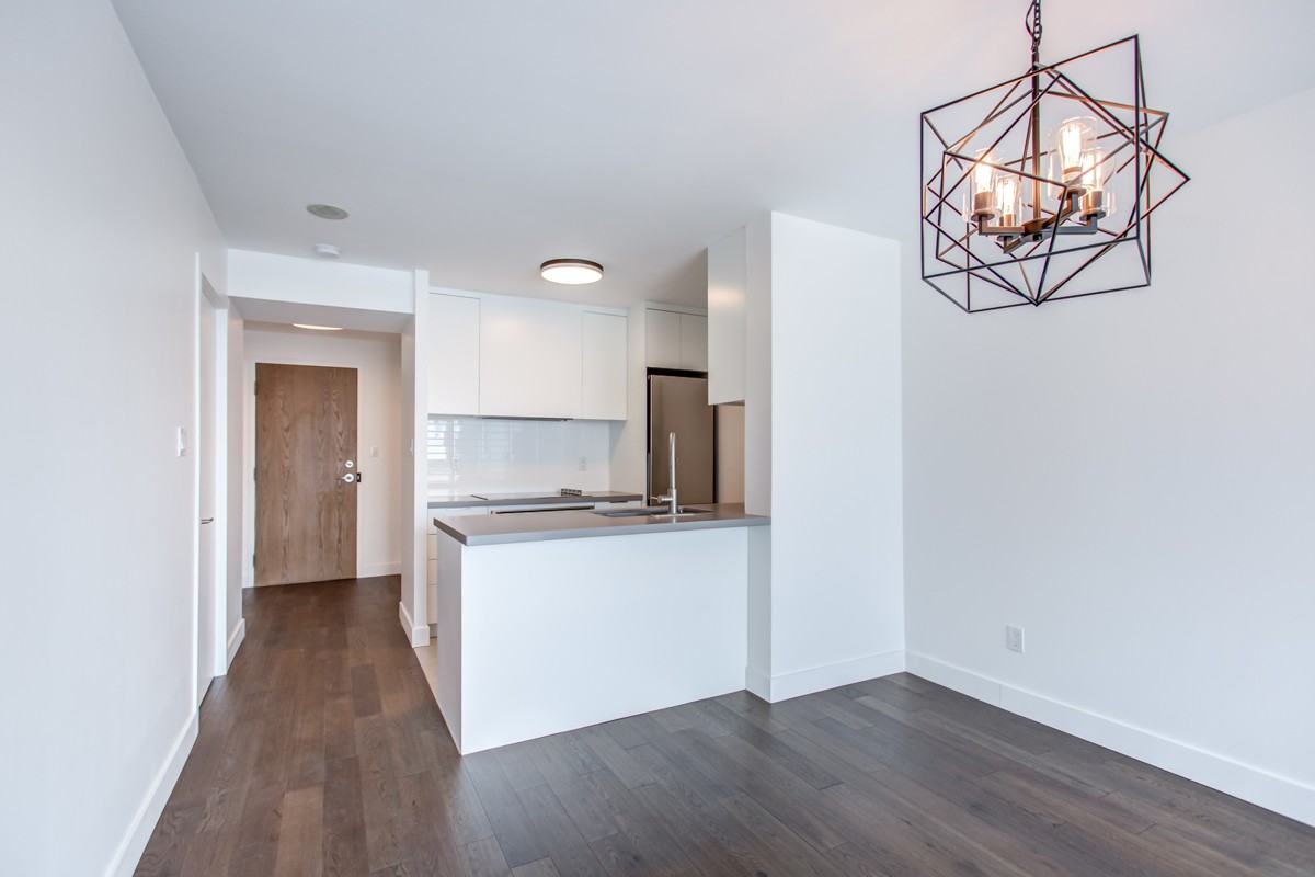 233 Beecroft Rd - Photo 7 of 45