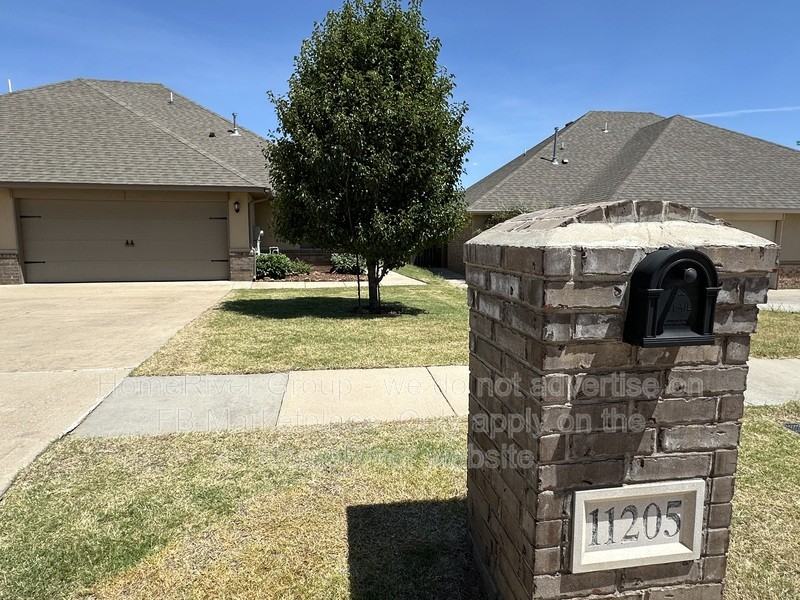 11205 Coachmans Rd - Photo 5 of 31