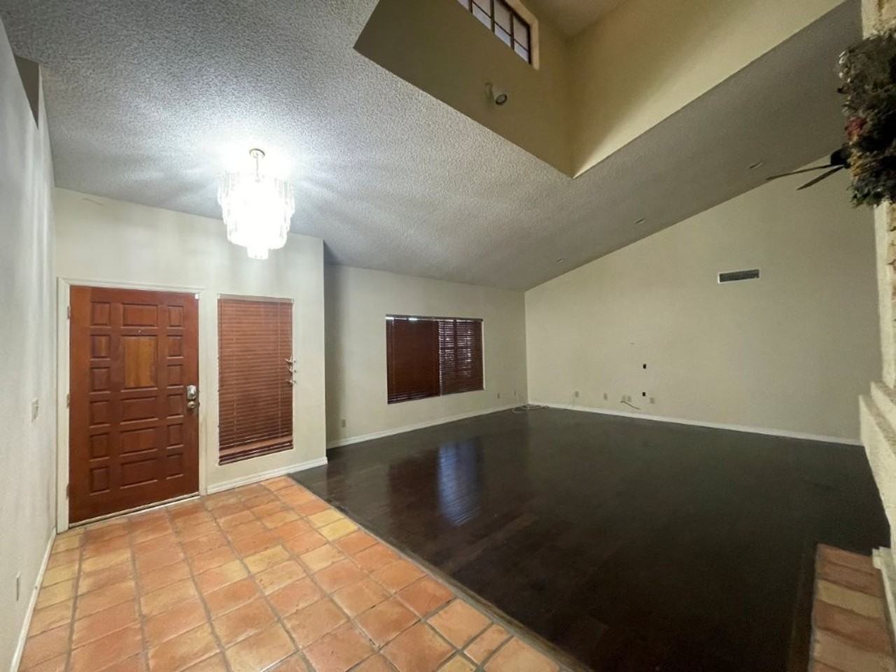 6049 W Grandview Rd - Photo 3 of 23