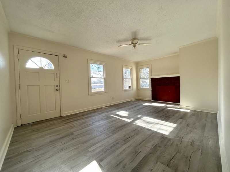 1219 Bailey St - Photo 2 of 18