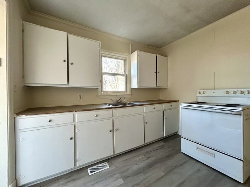 1219 Bailey St - Photo 6 of 18