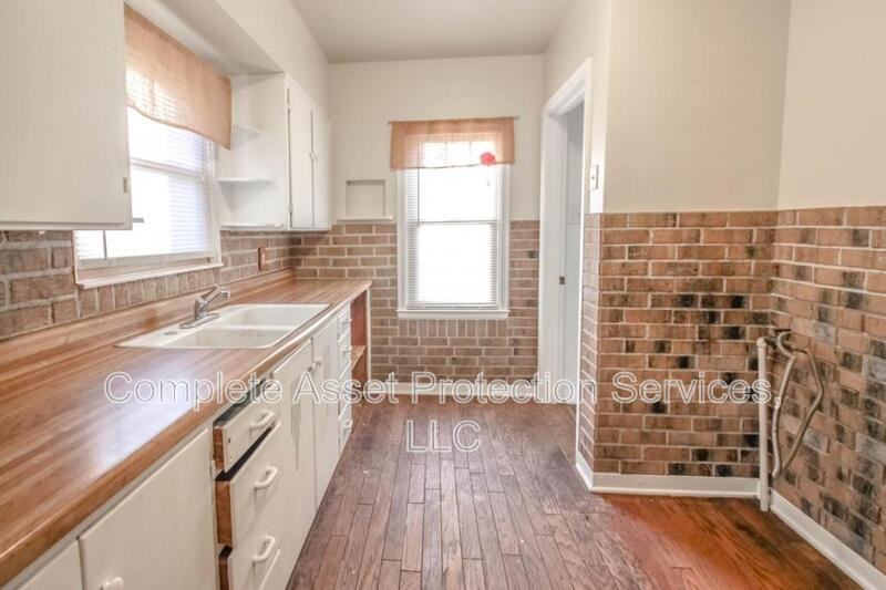 7540 Van Buren Ave - Photo 5 of 13