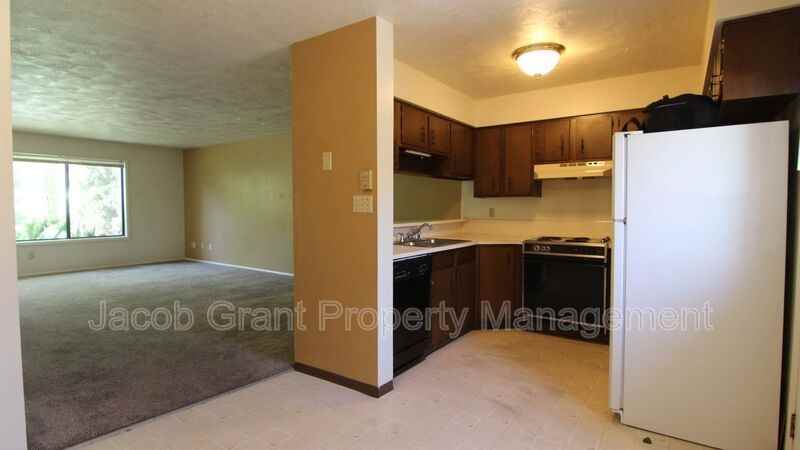 693 N Fanning Ave #699 - Photo 4 of 11