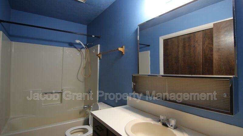 693 N Fanning Ave #699 - Photo 6 of 11