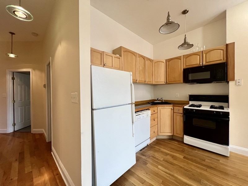 1424 11th St Nw #3 - Photo 7 of 41