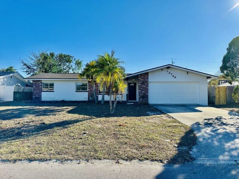 13788 Montego Dr - Photo 3 of 50