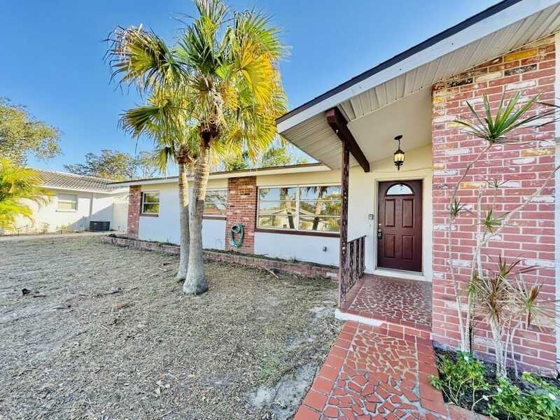 13788 Montego Dr - Photo 5 of 50