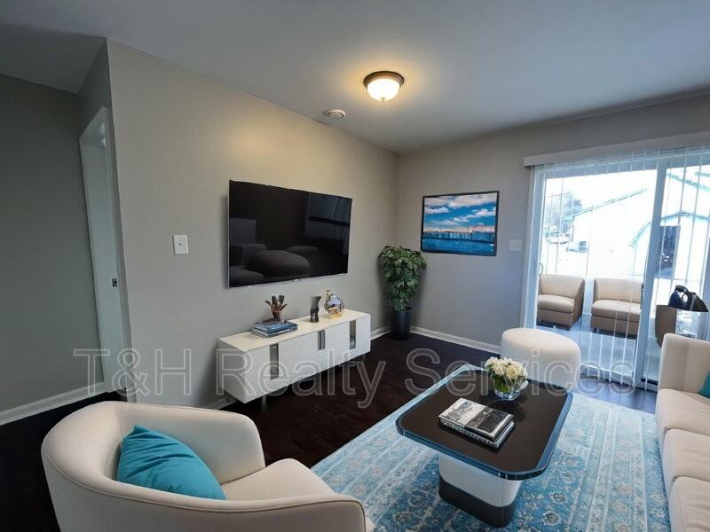 10202 Catalina Dr - Photo 5 of 19