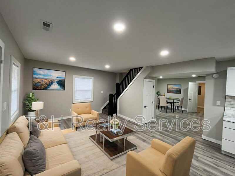 401 Trowbridge St - Photo 3 of 27