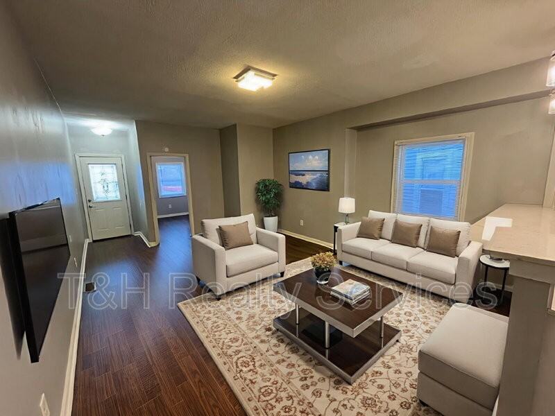 2830 Central Ave - Photo 3 of 15