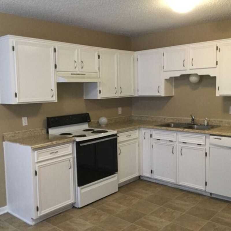 3103 Courtney Ln Apt D #D - Photo 3 of 10