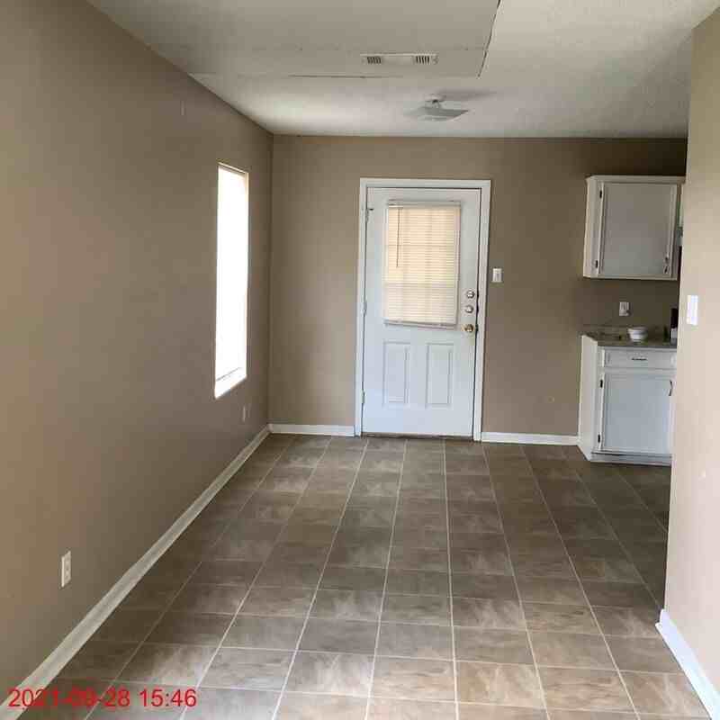 3103 Courtney Ln Apt D #D - Photo 5 of 10