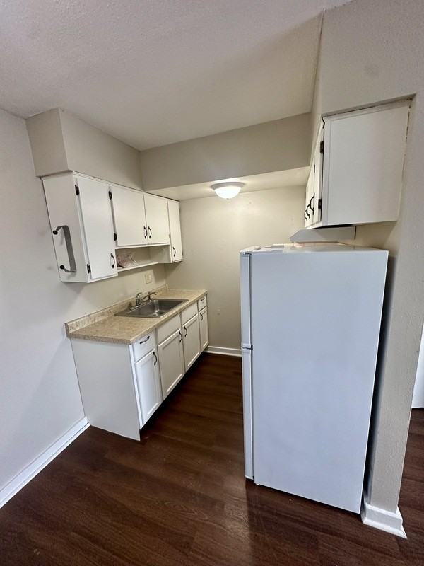 1485 Meadowview Dr #5 - Photo 4 of 10