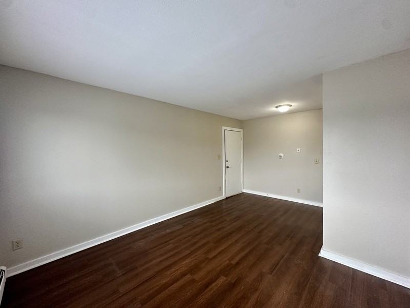 1485 Meadowview Dr #5 - Photo 6 of 10