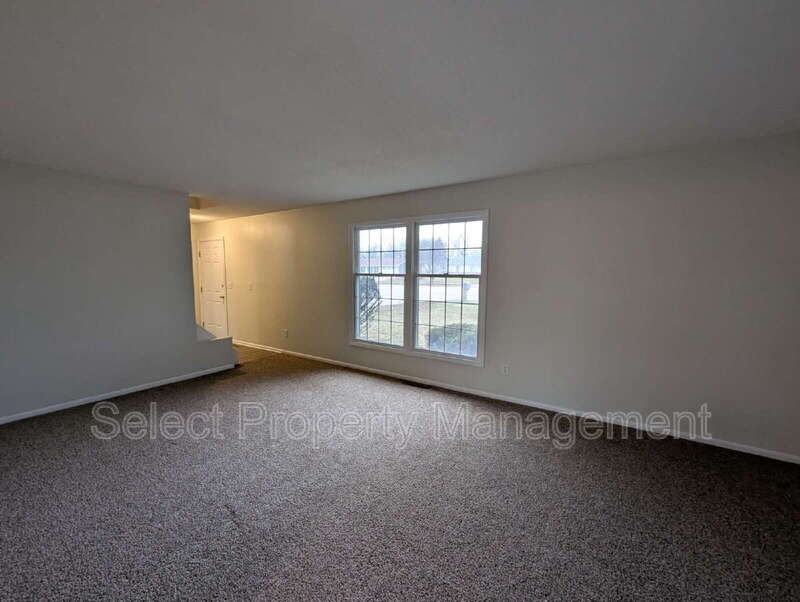 924 E Washington Center Rd - Photo 3 of 32