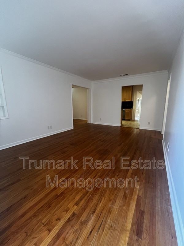 337 S Beachwood Dr - Photo 4 of 24