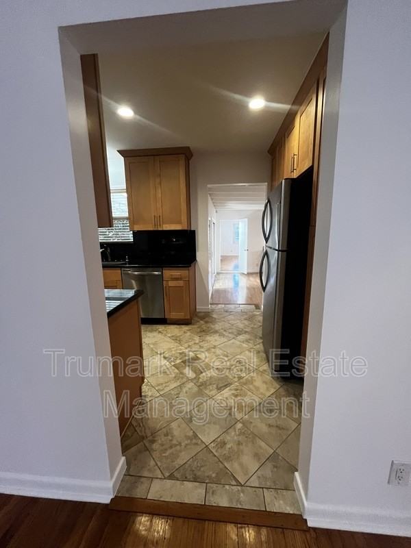 337 S Beachwood Dr - Photo 6 of 24