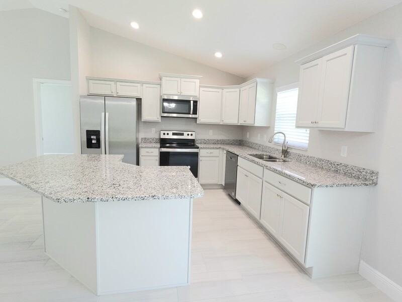 7808 N Keystone Dr - Photo 3 of 15