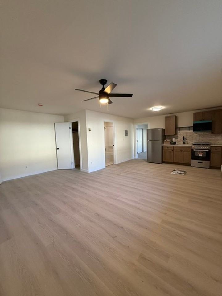 South Avenue Beacon - Photo 6 of 13