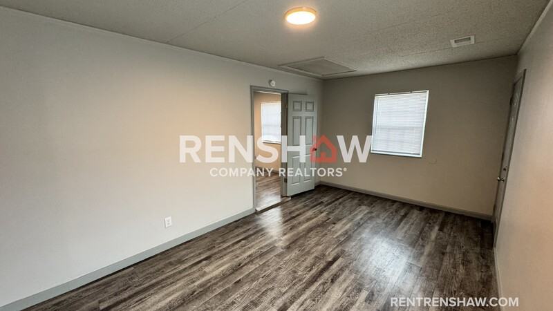 1872 Parnassus St - Photo 3 of 12