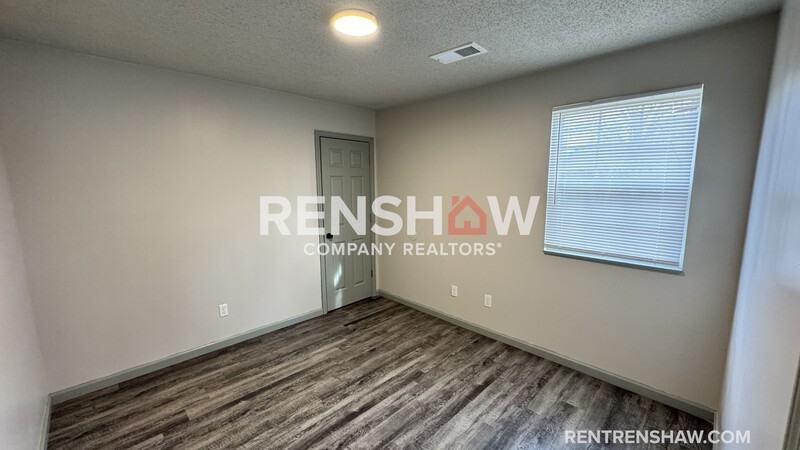 1872 Parnassus St - Photo 6 of 12