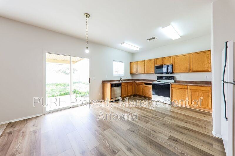 13233 W Watson Ln - Photo 6 of 20