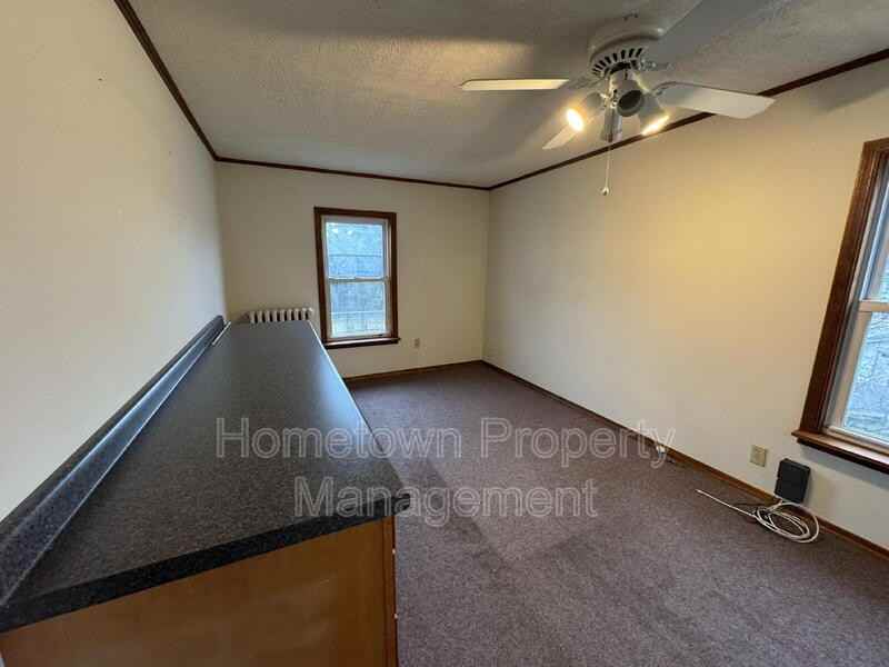 430 Market St - Photo 3 of 13