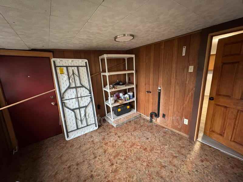 430 Market St - Photo 4 of 13