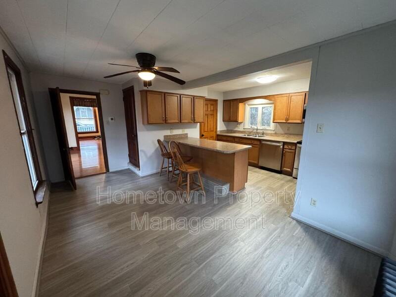 430 Market St - Photo 5 of 13