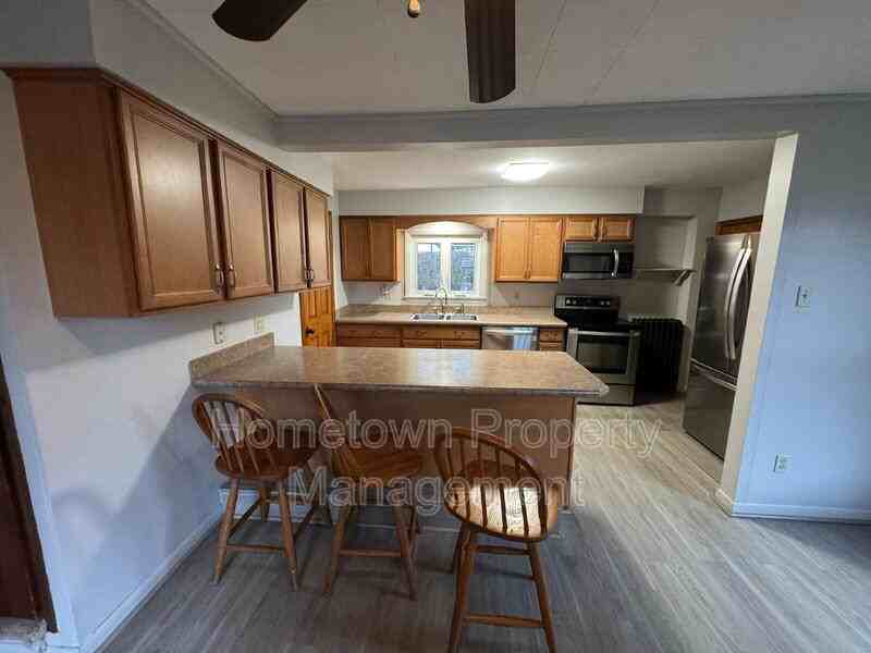 430 Market St - Photo 7 of 13