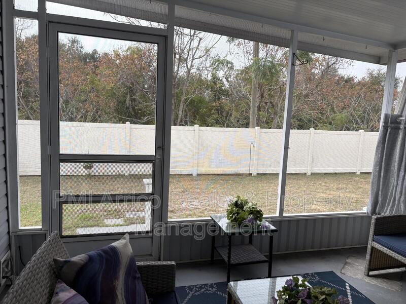 712 Choo Choo Ln - Photo 2 of 50