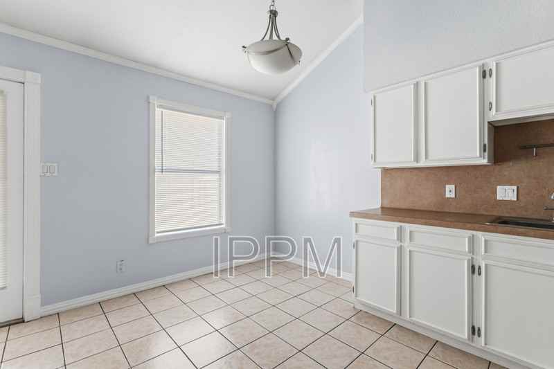 4217 S Houston Dr - Photo 4 of 9