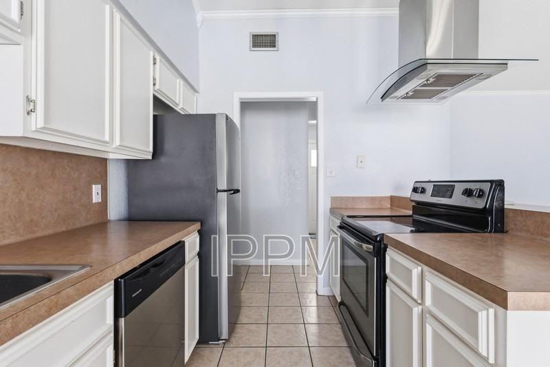 4217 S Houston Dr - Photo 7 of 9