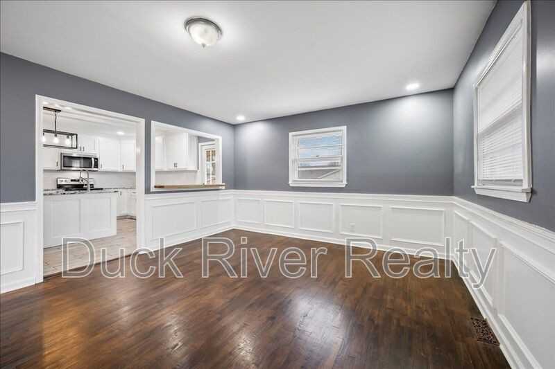 406 7th St - Photo 3 of 21